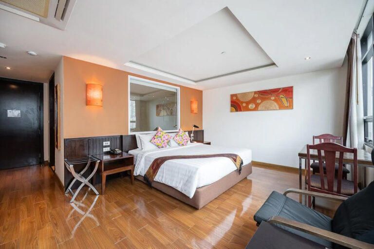Mermaid Hotel Bangkok - Deluxe 01