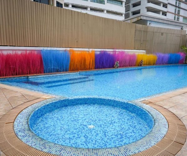 hotelmermaidbangkok-swiming-img01